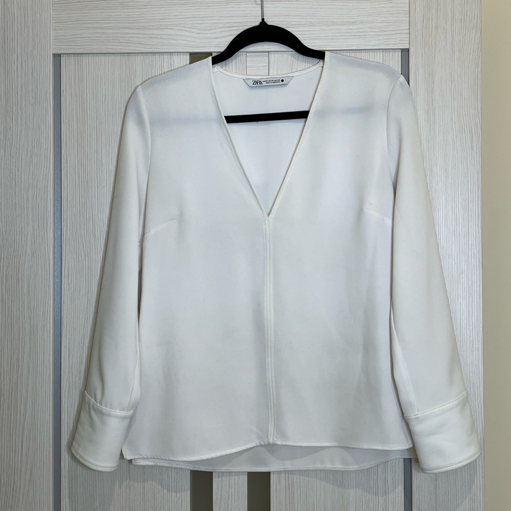 Zara Women's White V-Neck Blouse